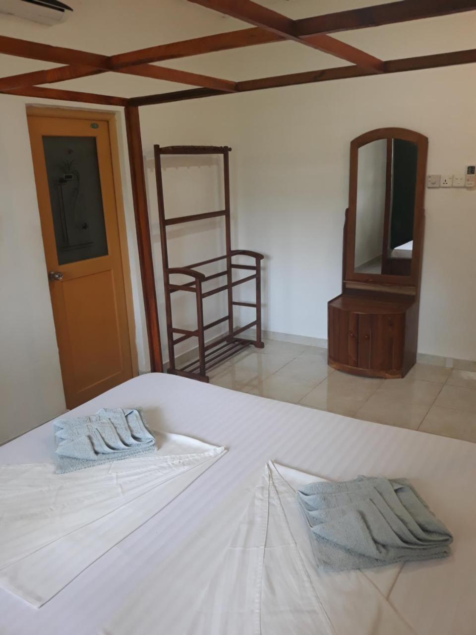 Coco Hostels - Велигама Экстерьер фото
